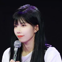 Thẩm Mộng Dao ( lúc nhỏ )