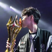 Quán Tuấn/BMG Junn