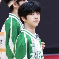 Trương Hàm Thụy"em"
