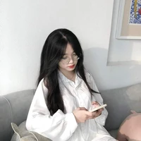 Hạ Tuyết Ngọc Thư ( BFF cô)