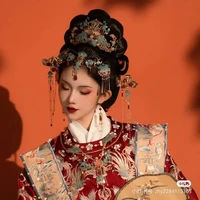 Hoàng hậu đã mời bạn vào lesclub (Thư)