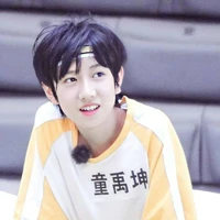 Đồng Vũ Khôn(8 tuổi)