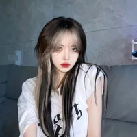 Nguyệt Nguyệt (bạn nữ 9)