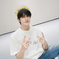 T là con thất lạc của JiHang