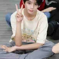 Vương Lỗ Kiệt - hắn