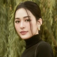 Lingling Kwong [Chị]