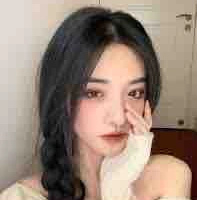 Thuý Hạnh Yến 