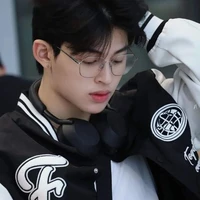 Pond - Naravit Lertratkosum