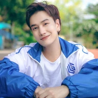 Hoàng Kim Long『Lou Hoàng』