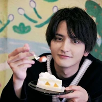 Kagami Hiro