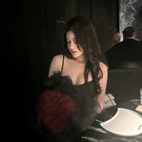 Hoàng Linh Thư - em na9