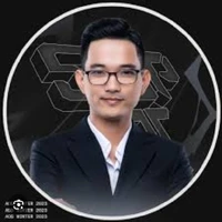 Thầy titan