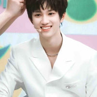 Ngao Tử Dật ( papi Vũ ) 