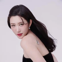 Lê Huỳnh Thúy Ngân [ cô ]