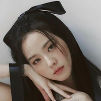 Kim Jisoo - (Chị)