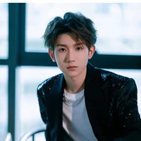 Vương Nguyên_papi của anh ta và h¹