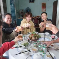 Nhậu cùng Quang Hồng Mát Tơ Đi 🤓