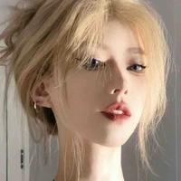 Thân Nguyệt ( mẹ anh )