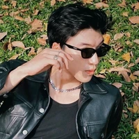 Trần Minh Hiếu • @hieuthuhai