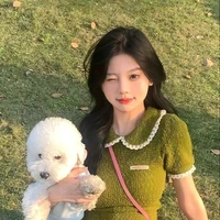 Mục Trần Khánh Uyên -em gái Vy