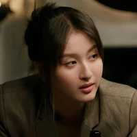 Emma ( chị ba)