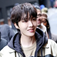 Jung Hoseok ( trợ lý nàng )