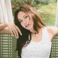 Lalisa Manobal ( cô )