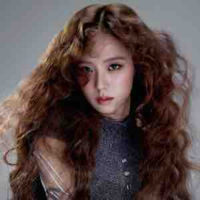 Kim Jisoo ( chị )