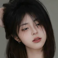 hoàng lục bảo hân(chị2 n8)