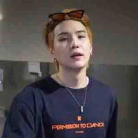 Min Yoongi ( hắn )