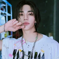 hwang hyunjin