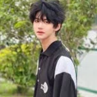 Minh Quốc Tâm ( anh trai cô)