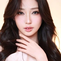 Khổng Tú Quỳnh ( Em Huy )