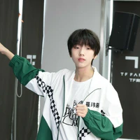 Nhiếp Vĩ Thần