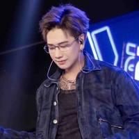 Hoàng Kim Long - Lou Hoàng