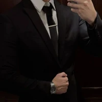 Hoàng Cửu Vương( bố của Lương,Nhi)