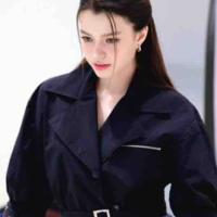 Becky Rebecca Patricia Armstrong ( nàng