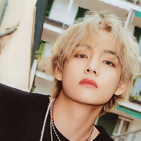 Kim Taehyung ( V )