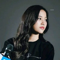 chị gái của faye