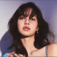 Lalisa Manoban [ cô ]