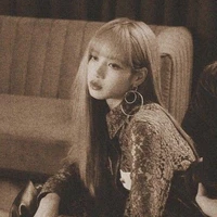 Lalisa Manoban ( Lisa )