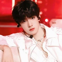 Trương Trạch Vũ(TOP)