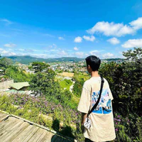 Yiwei 