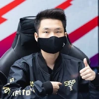 Vương Thuyên_Yiwei