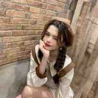 Becky (bn của yo)