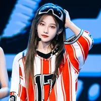 Viên Nhất Kỳ-Nàng