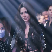 Ling Ling kwong ( cô)