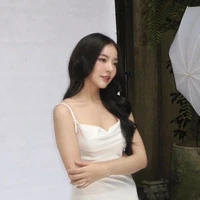 May Yada Watcharamusik -- Nàng