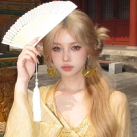 Lâm Hạ An - Ả
