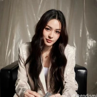 Lingling Sirilak Kwong/cô/